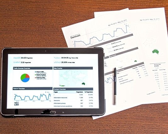 Kto zatwierdzą raport z audytu?