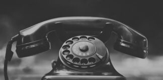 Czy zabrać nastolatkowi telefon?