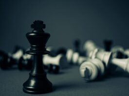 Który z czynników najsilniej wpływa na decyzję konsumenta?